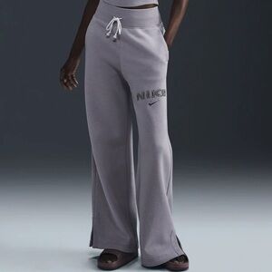 Nike Women's pants